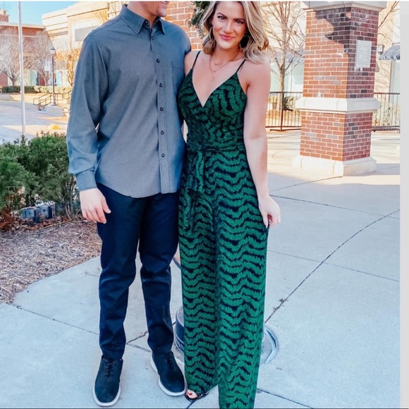 NWT Saylor Ediola Sparkle Jacquard Sleeveless Jumpsuit - Picture 3 of 6